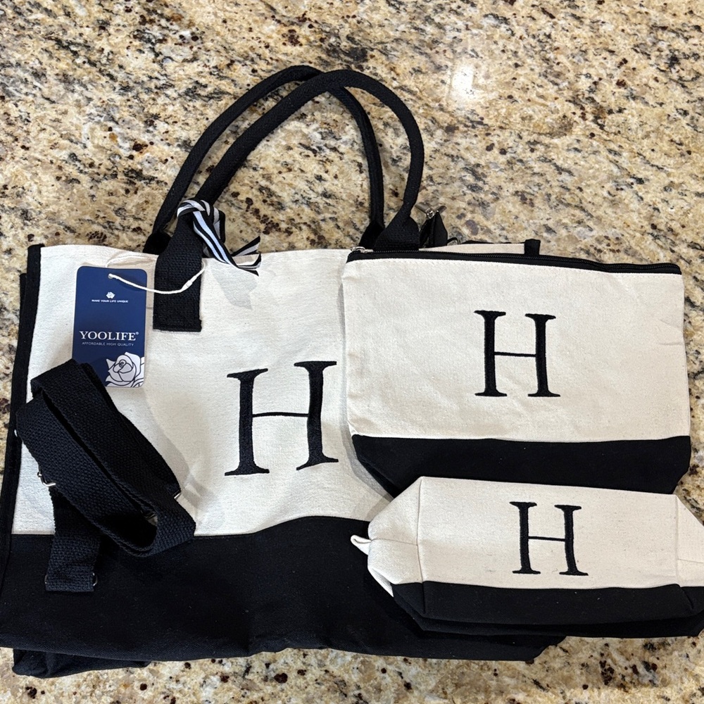 NWT Yoolife Black and White Tote Bag Set